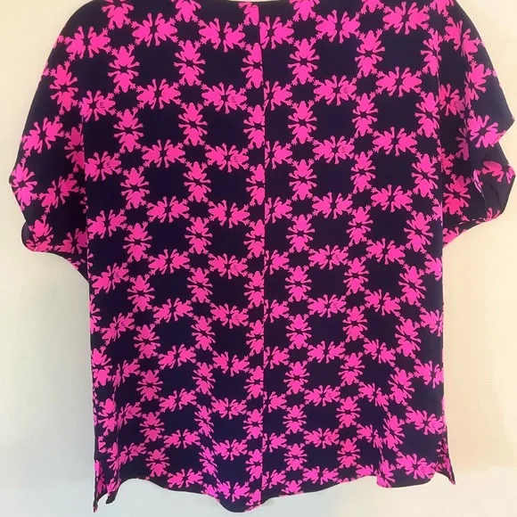 Lilly Pulitzer Guava Get Hoppy Blouse - Picture 4 of 4